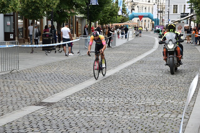 霍勒迪和布 霍勒迪和布